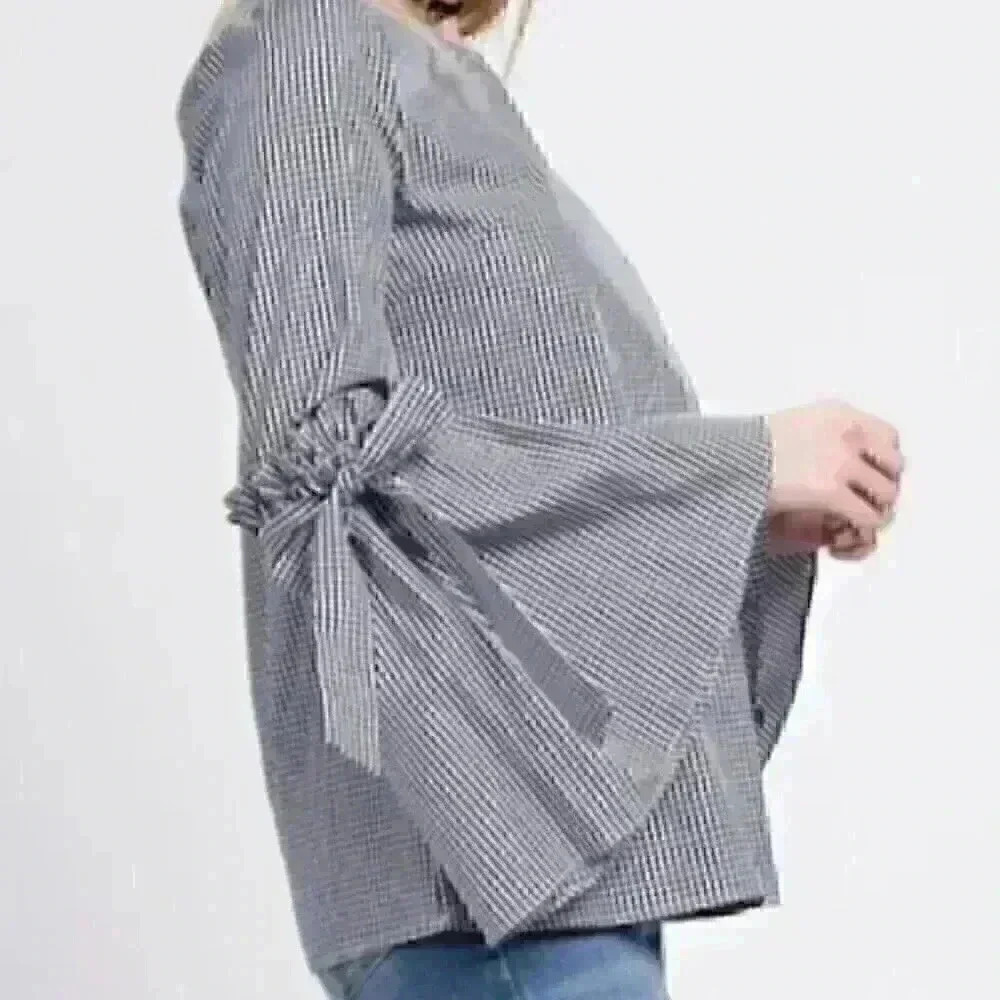 x01 chirwish gingham black and white CHARISMA TOP WITH BELL SLEEVE size xs/s top - Picture 2 of 5
